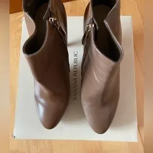 Banana Republic | Shoes | Nwot Banana Republic Brown Leather  display picture 1